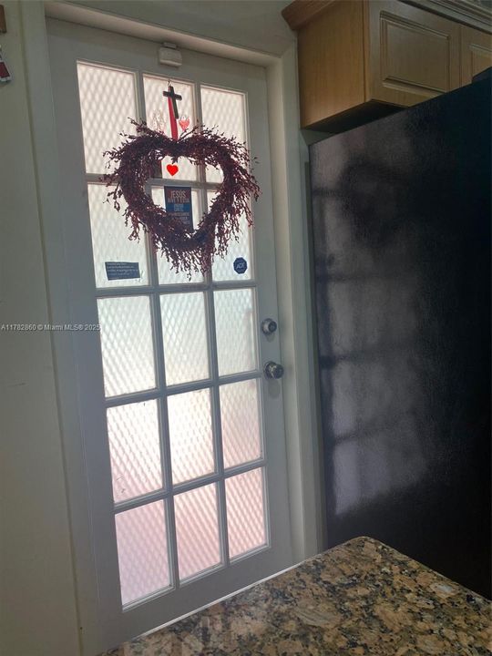 En Venta: $829,000 (3 camas, 2 baños, 1370 Pies cuadrados)