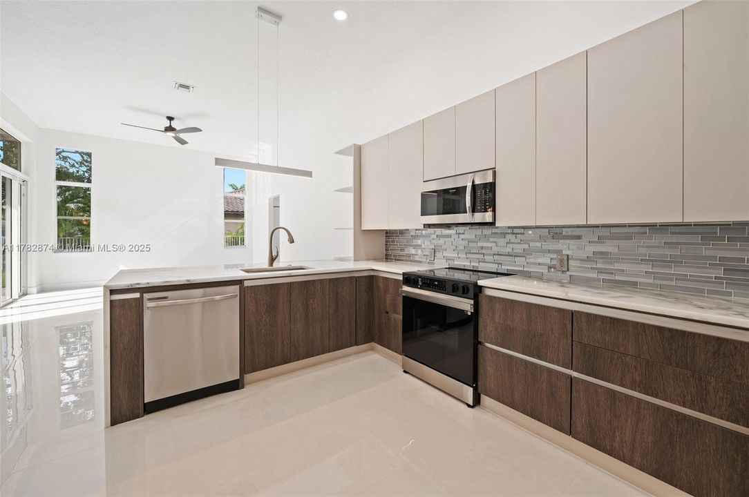 Active With Contract: $1,499,000 (4 beds, 3 baths, 2716 Square Feet)