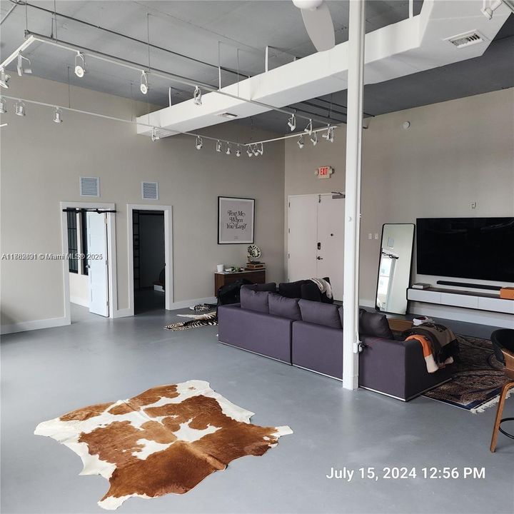 Vendido Recientemente: $839,900 (2 camas, 1 baños, 1463 Pies cuadrados)