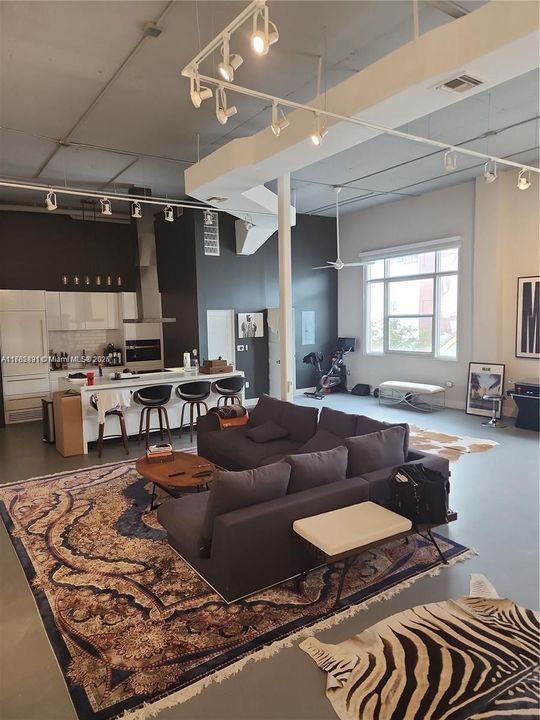 Vendido Recientemente: $839,900 (2 camas, 1 baños, 1463 Pies cuadrados)