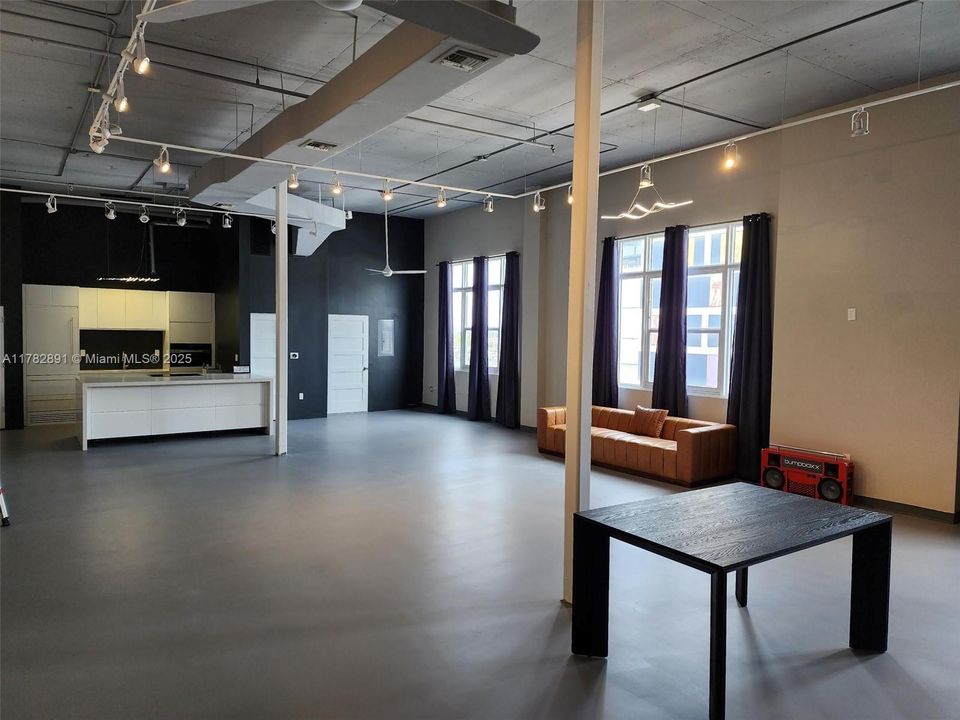 Vendido Recientemente: $839,900 (2 camas, 1 baños, 1463 Pies cuadrados)