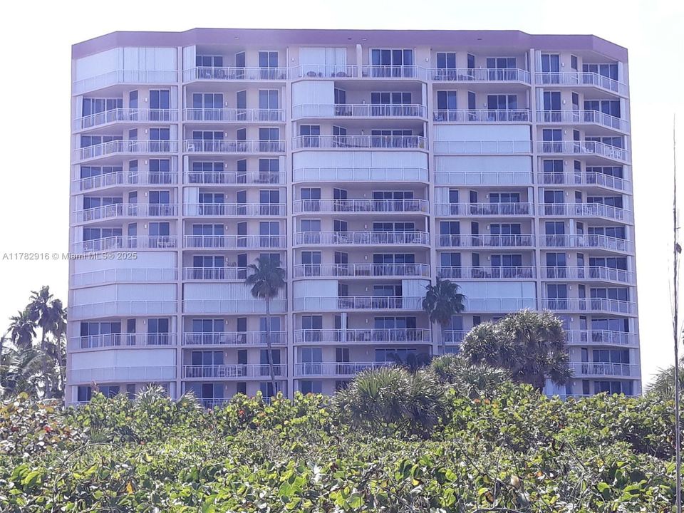 For Rent: $2,925 (2 beds, 2 baths, 1405 Square Feet)