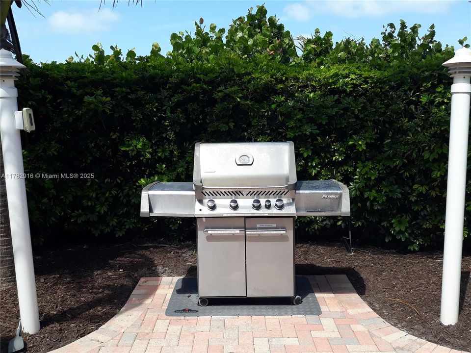 For Rent: $2,925 (2 beds, 2 baths, 1405 Square Feet)