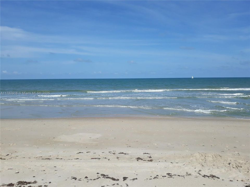 For Rent: $2,925 (2 beds, 2 baths, 1405 Square Feet)