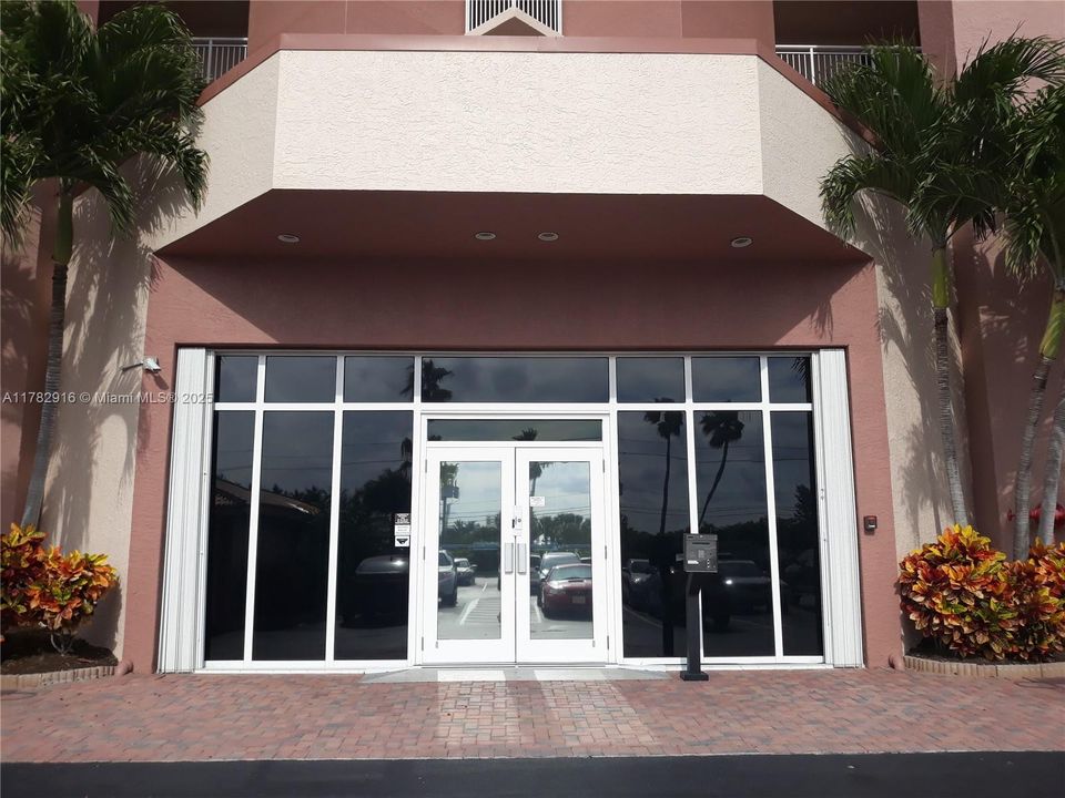 For Rent: $2,925 (2 beds, 2 baths, 1405 Square Feet)