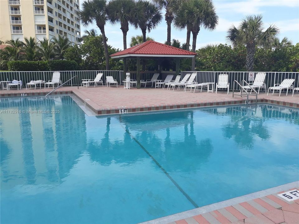 For Rent: $2,925 (2 beds, 2 baths, 1405 Square Feet)