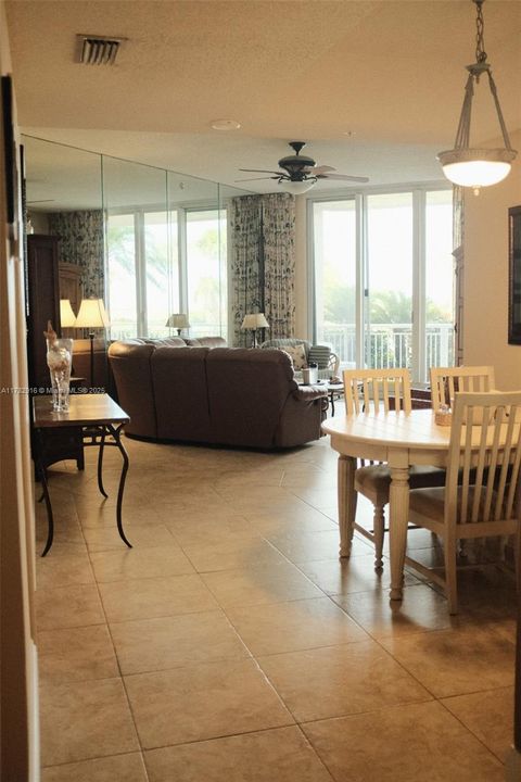 For Rent: $2,925 (2 beds, 2 baths, 1405 Square Feet)