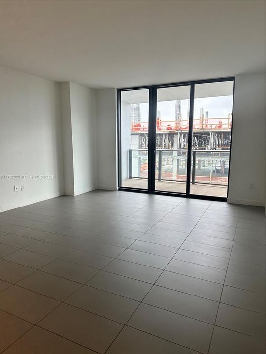 待售: $440,000 (1 贝兹, 1 浴室, 752 平方英尺)