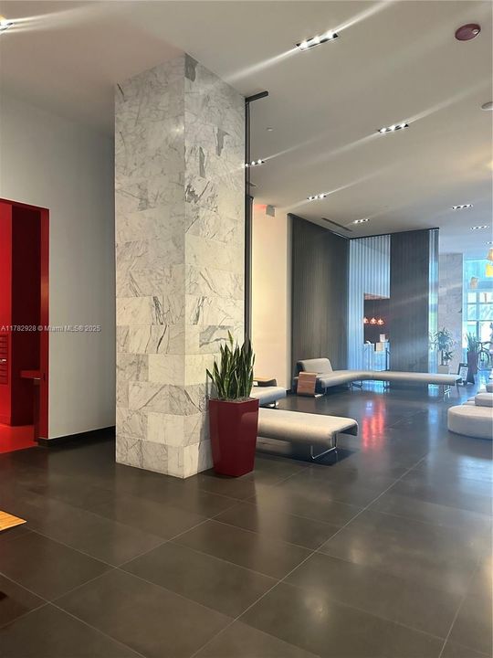 待售: $440,000 (1 贝兹, 1 浴室, 752 平方英尺)