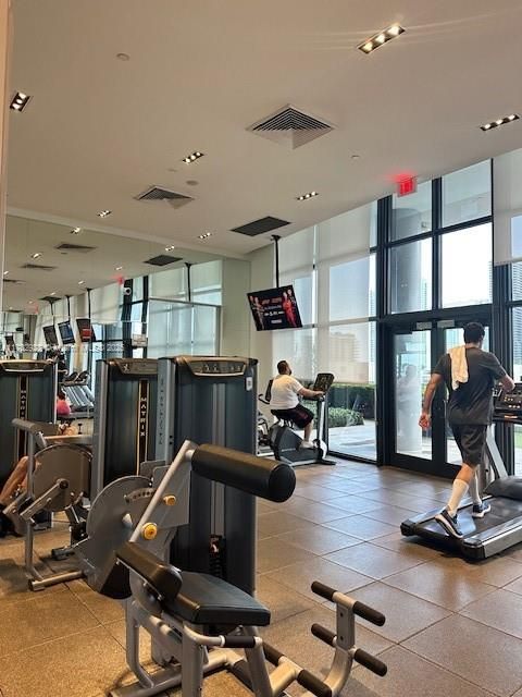 待售: $440,000 (1 贝兹, 1 浴室, 752 平方英尺)