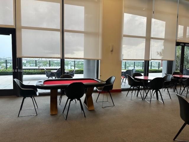 待售: $440,000 (1 贝兹, 1 浴室, 752 平方英尺)