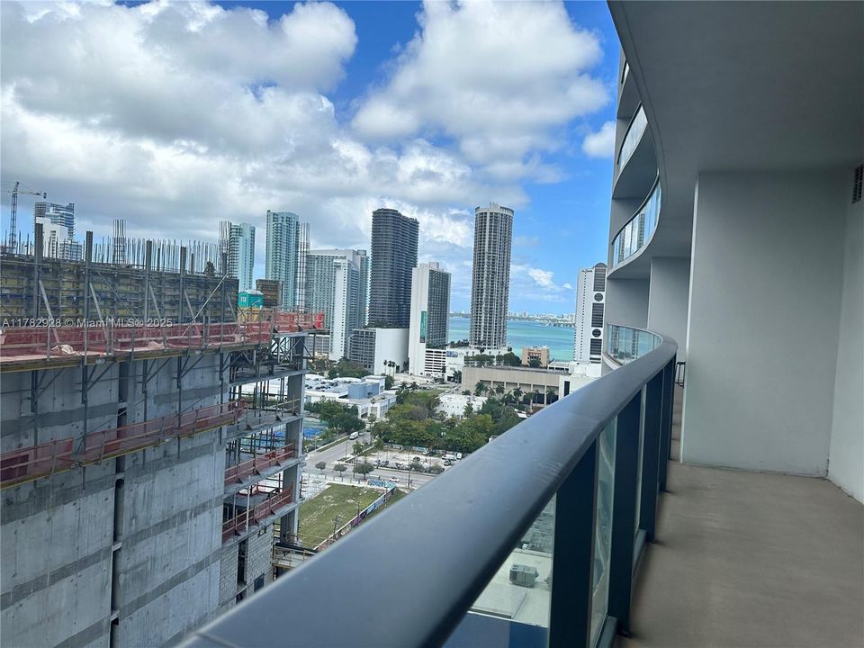 待售: $440,000 (1 贝兹, 1 浴室, 752 平方英尺)