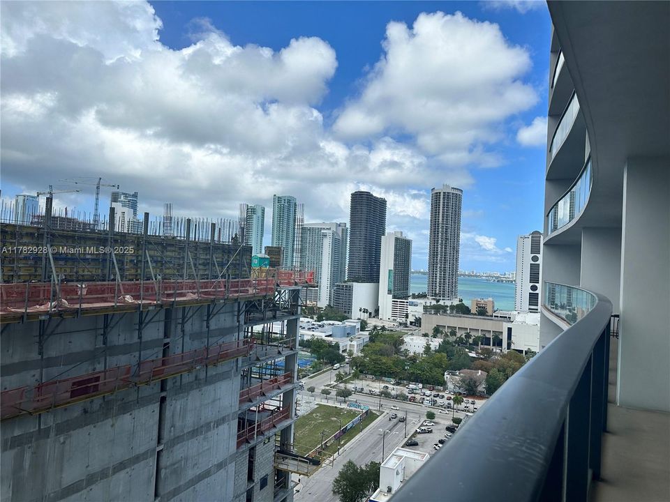 待售: $440,000 (1 贝兹, 1 浴室, 752 平方英尺)