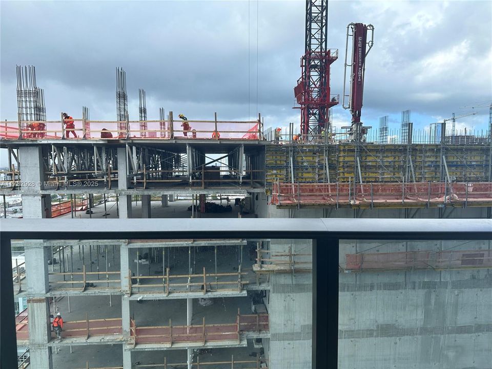 待售: $440,000 (1 贝兹, 1 浴室, 752 平方英尺)