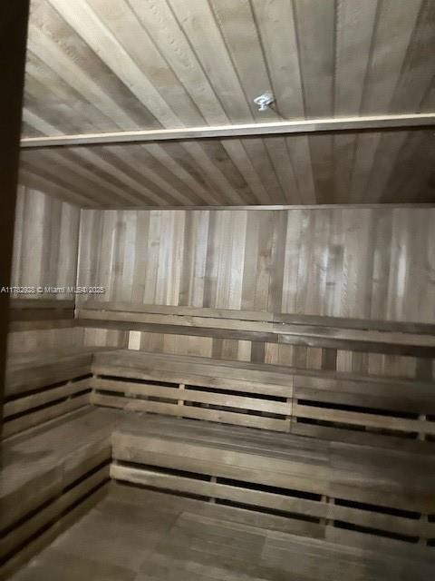 待售: $440,000 (1 贝兹, 1 浴室, 752 平方英尺)