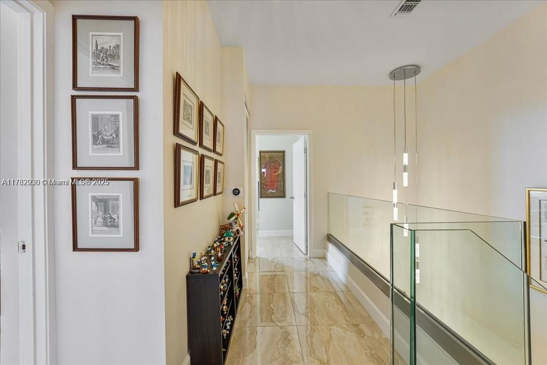 Recently Rented: $7,200 (3 beds, 3 baths, 2497 Square Feet)