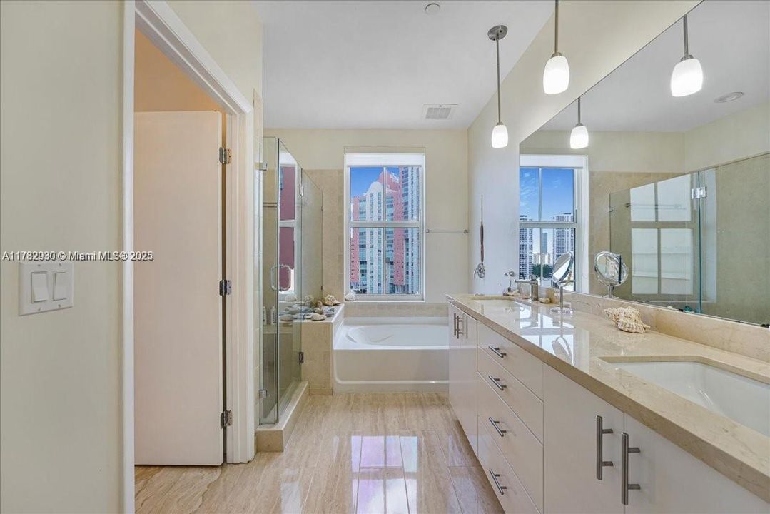 Recently Rented: $7,200 (3 beds, 3 baths, 2497 Square Feet)