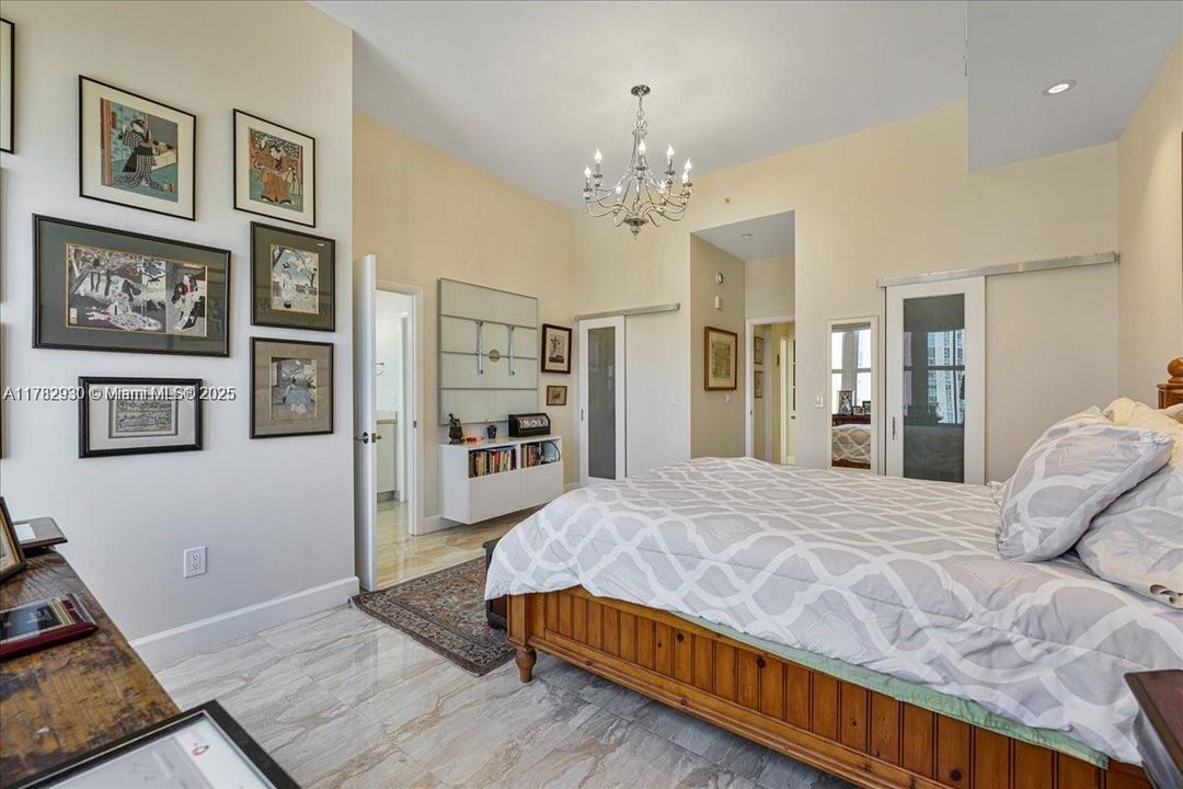 Recently Rented: $7,200 (3 beds, 3 baths, 2497 Square Feet)