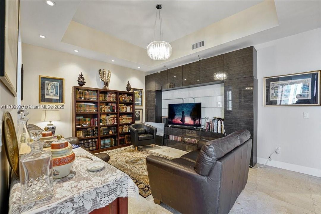 Recently Rented: $7,200 (3 beds, 3 baths, 2497 Square Feet)