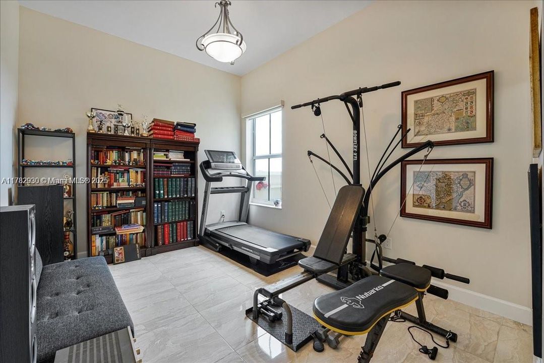 Recently Rented: $7,200 (3 beds, 3 baths, 2497 Square Feet)