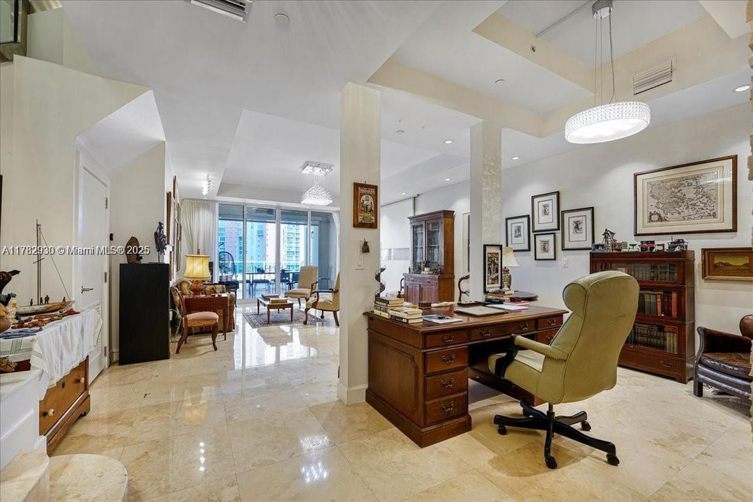 Recently Rented: $7,200 (3 beds, 3 baths, 2497 Square Feet)