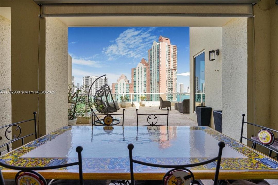 Recently Rented: $7,200 (3 beds, 3 baths, 2497 Square Feet)