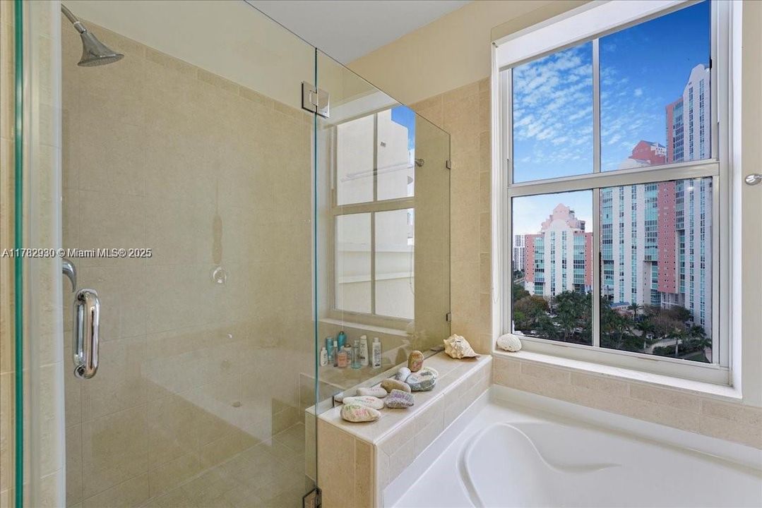 Recently Rented: $7,200 (3 beds, 3 baths, 2497 Square Feet)