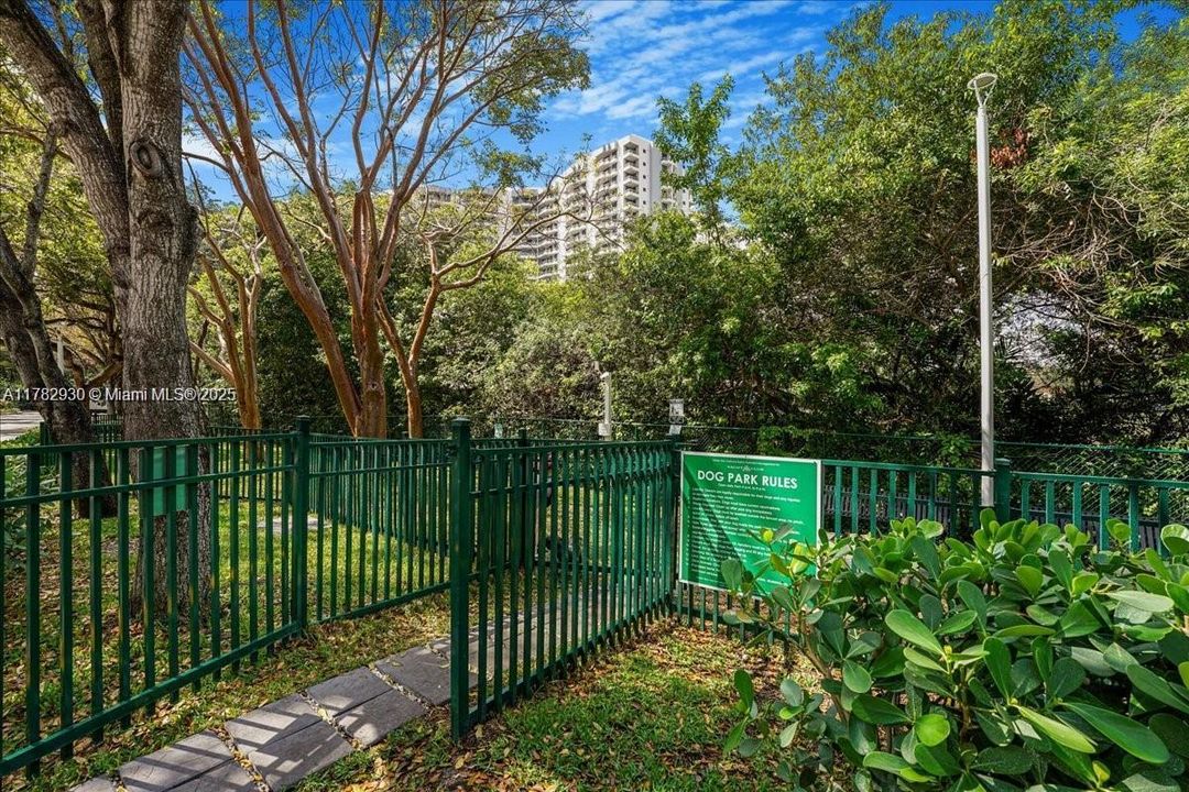 Recently Rented: $7,200 (3 beds, 3 baths, 2497 Square Feet)