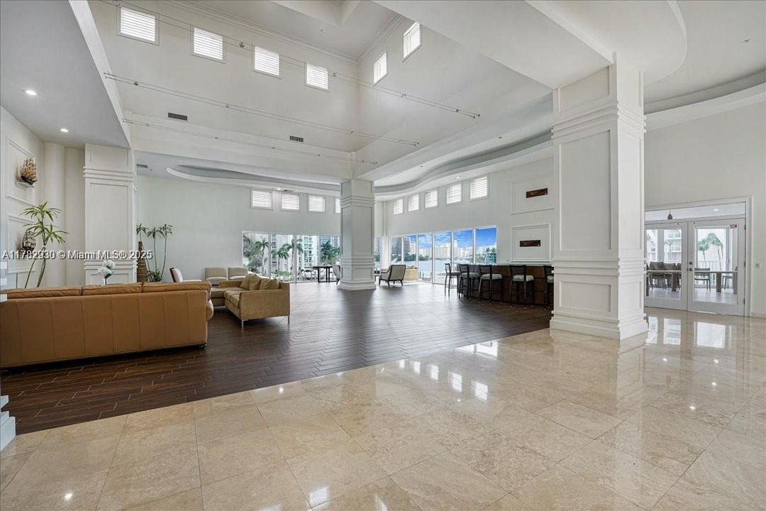 Recently Rented: $7,200 (3 beds, 3 baths, 2497 Square Feet)