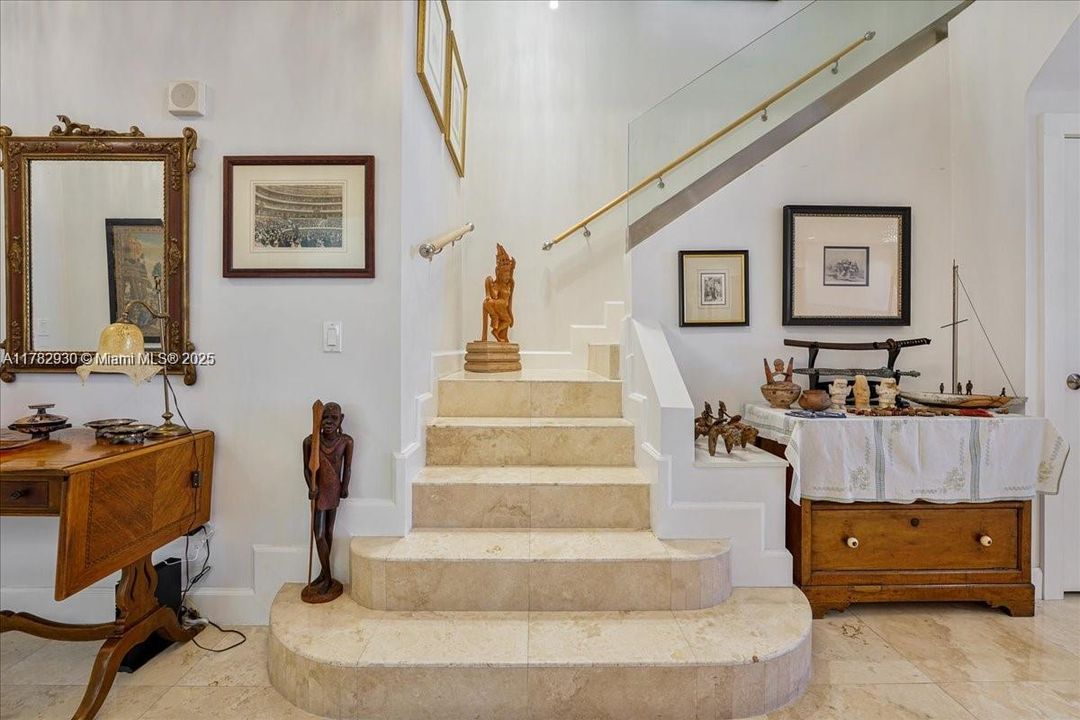 Recently Rented: $7,200 (3 beds, 3 baths, 2497 Square Feet)