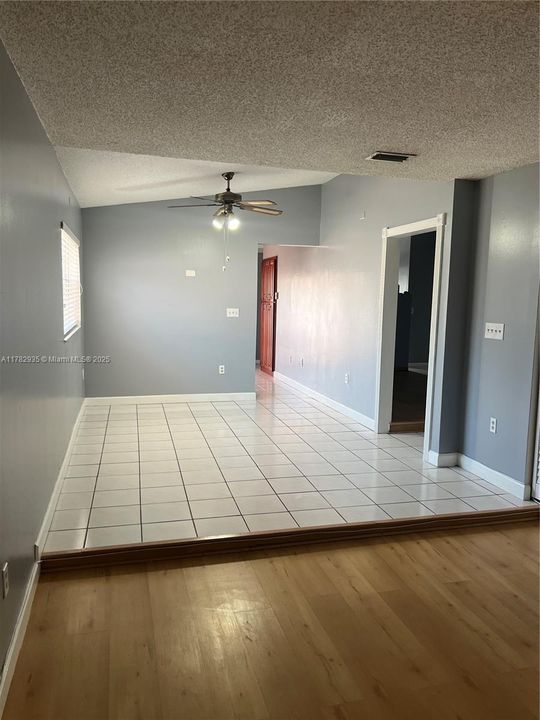 Recently Sold: $595,000 (3 beds, 2 baths, 1363 Square Feet)