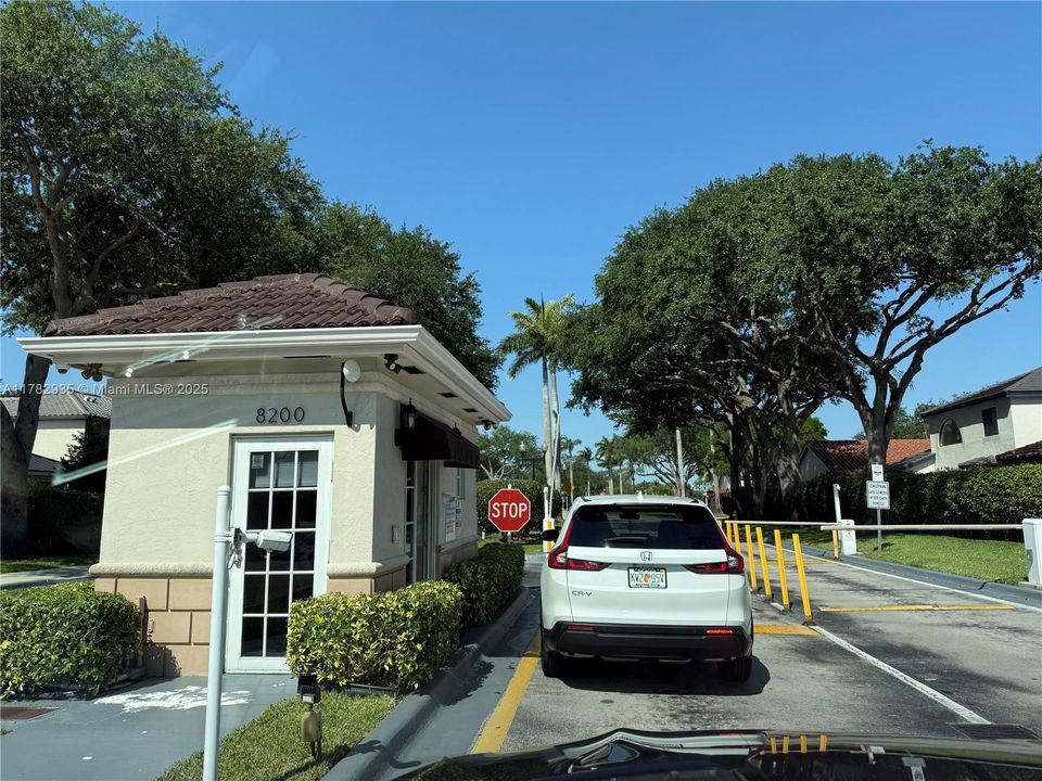 Recently Sold: $595,000 (3 beds, 2 baths, 1363 Square Feet)