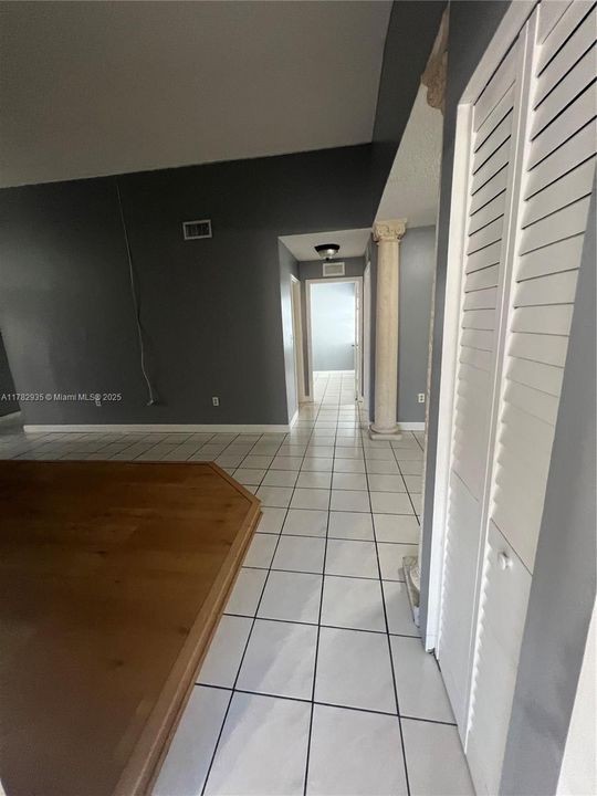 Recently Sold: $595,000 (3 beds, 2 baths, 1363 Square Feet)