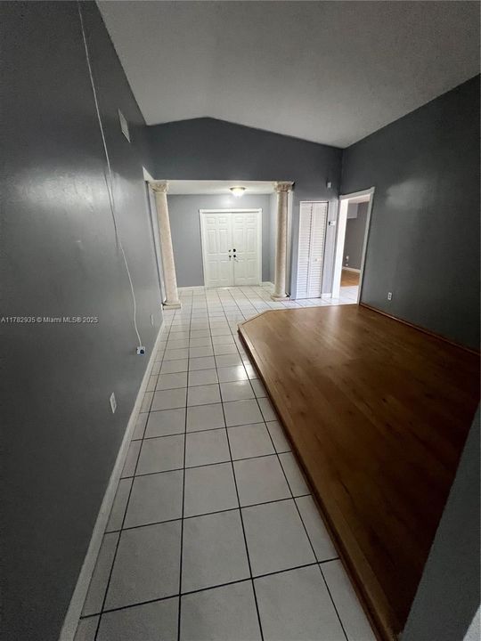 Recently Sold: $595,000 (3 beds, 2 baths, 1363 Square Feet)