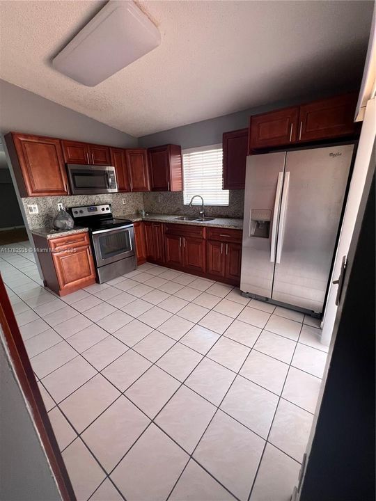 Recently Sold: $595,000 (3 beds, 2 baths, 1363 Square Feet)