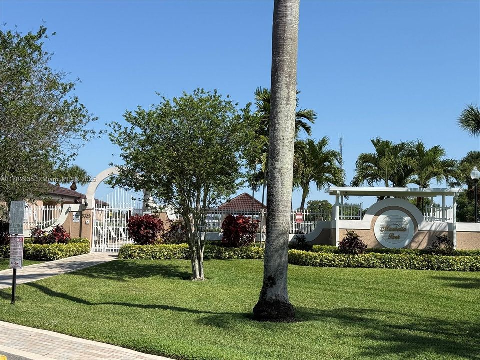 Recently Sold: $595,000 (3 beds, 2 baths, 1363 Square Feet)