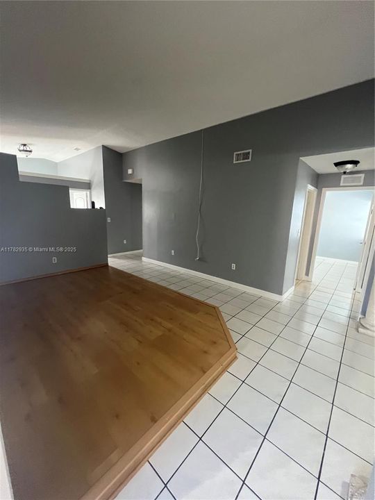 Recently Sold: $595,000 (3 beds, 2 baths, 1363 Square Feet)