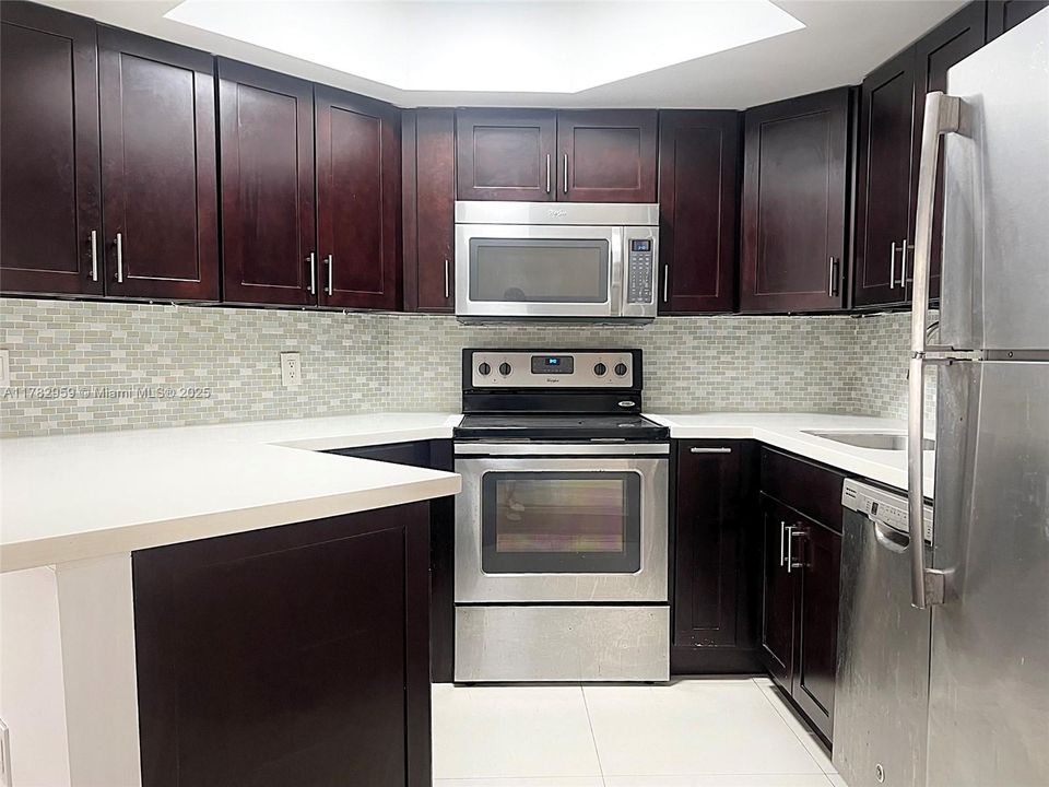 Recientemente alquilado: $2,500 (2 camas, 2 baños, 1197 Pies cuadrados)