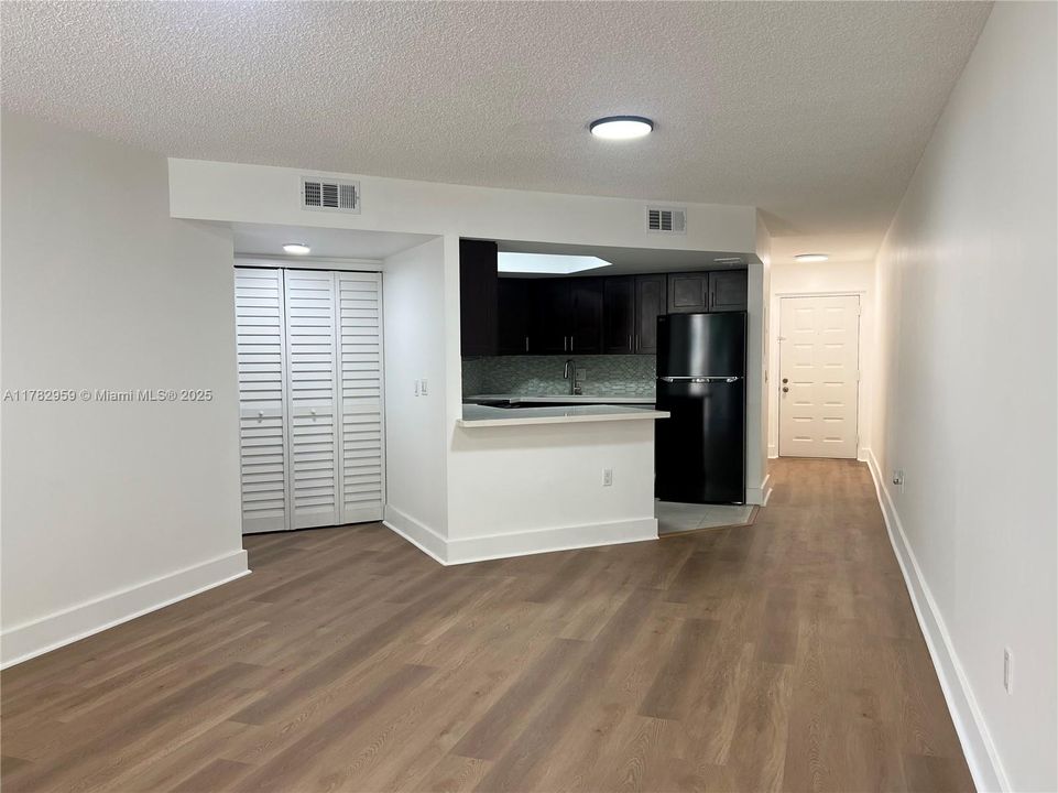 Recientemente alquilado: $2,500 (2 camas, 2 baños, 1197 Pies cuadrados)