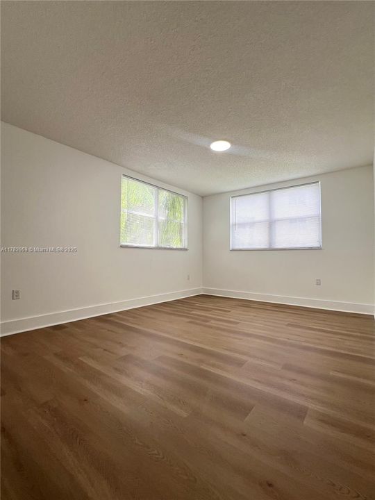 Recientemente alquilado: $2,500 (2 camas, 2 baños, 1197 Pies cuadrados)
