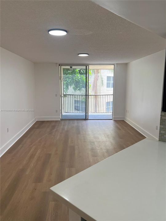 Recientemente alquilado: $2,500 (2 camas, 2 baños, 1197 Pies cuadrados)