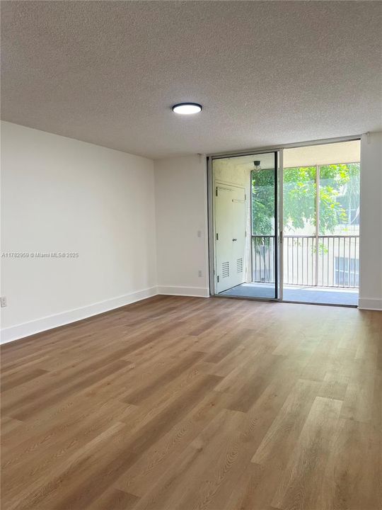 Recientemente alquilado: $2,500 (2 camas, 2 baños, 1197 Pies cuadrados)