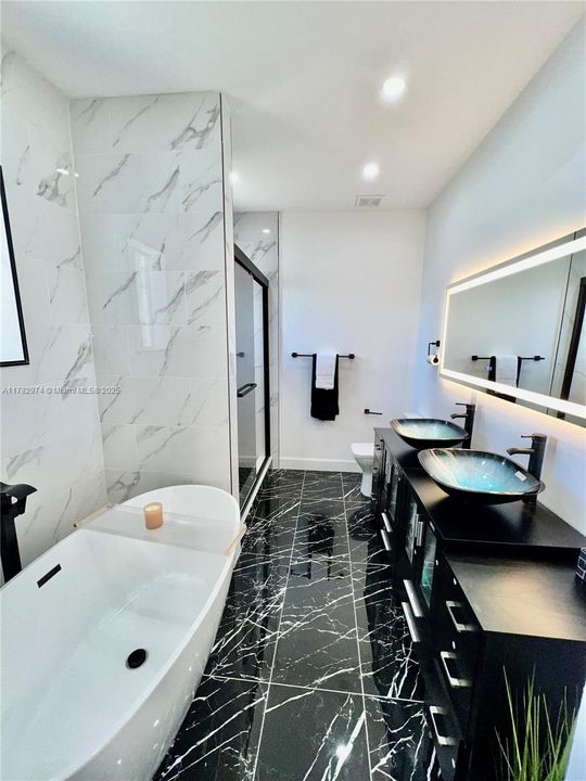 Vendido Recientemente: $420,000 (3 camas, 2 baños, 1690 Pies cuadrados)