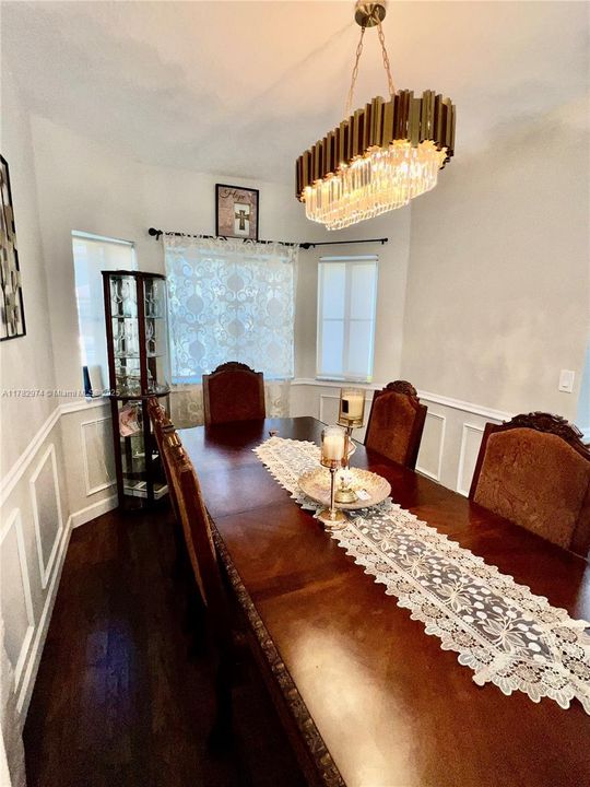 Vendido Recientemente: $420,000 (3 camas, 2 baños, 1690 Pies cuadrados)