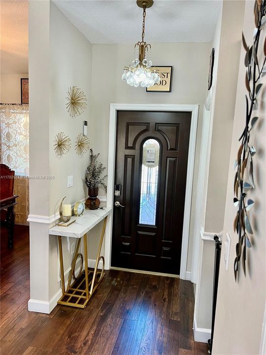 Vendido Recientemente: $420,000 (3 camas, 2 baños, 1690 Pies cuadrados)