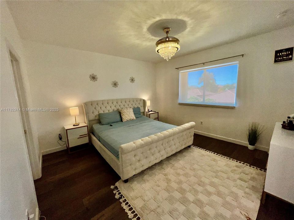 Vendido Recientemente: $420,000 (3 camas, 2 baños, 1690 Pies cuadrados)