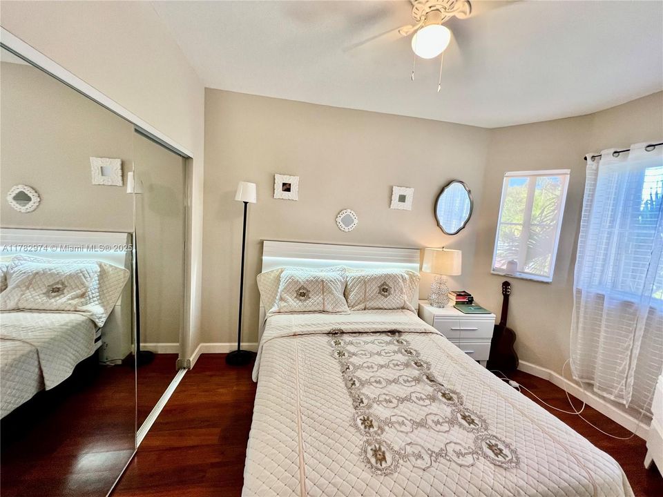 Vendido Recientemente: $420,000 (3 camas, 2 baños, 1690 Pies cuadrados)