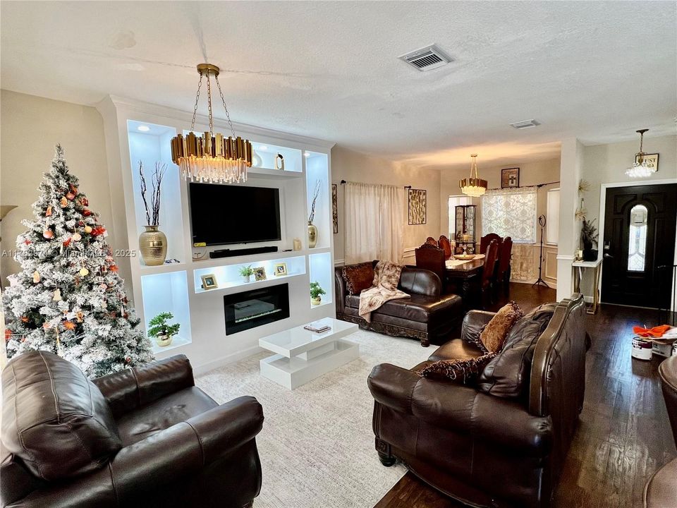 Vendido Recientemente: $420,000 (3 camas, 2 baños, 1690 Pies cuadrados)