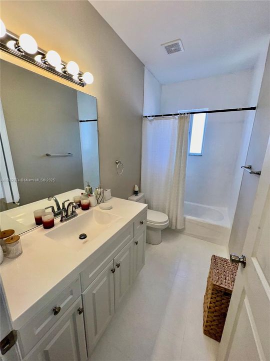 Vendido Recientemente: $420,000 (3 camas, 2 baños, 1690 Pies cuadrados)