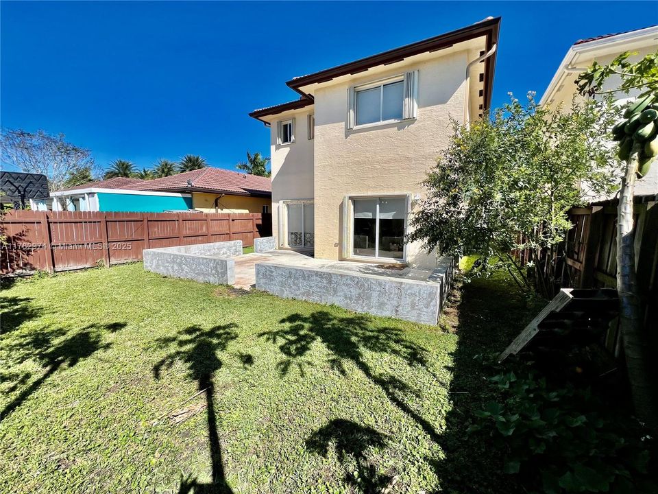 Vendido Recientemente: $420,000 (3 camas, 2 baños, 1690 Pies cuadrados)